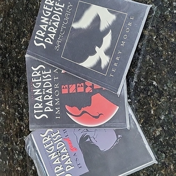 Strangers In Paradise, Sanctuary, Immortal Enemies, It's a Good Life Comic Books - Picture 1 of 8